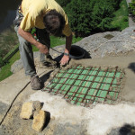 11) Zastřešení spáry - pohledová betonová skořepina