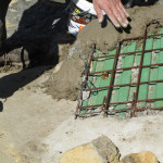 12) Zastřešení spáry - pohledová betonová skořepina